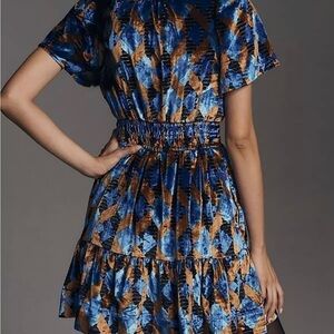 Short sleeve velvet dress